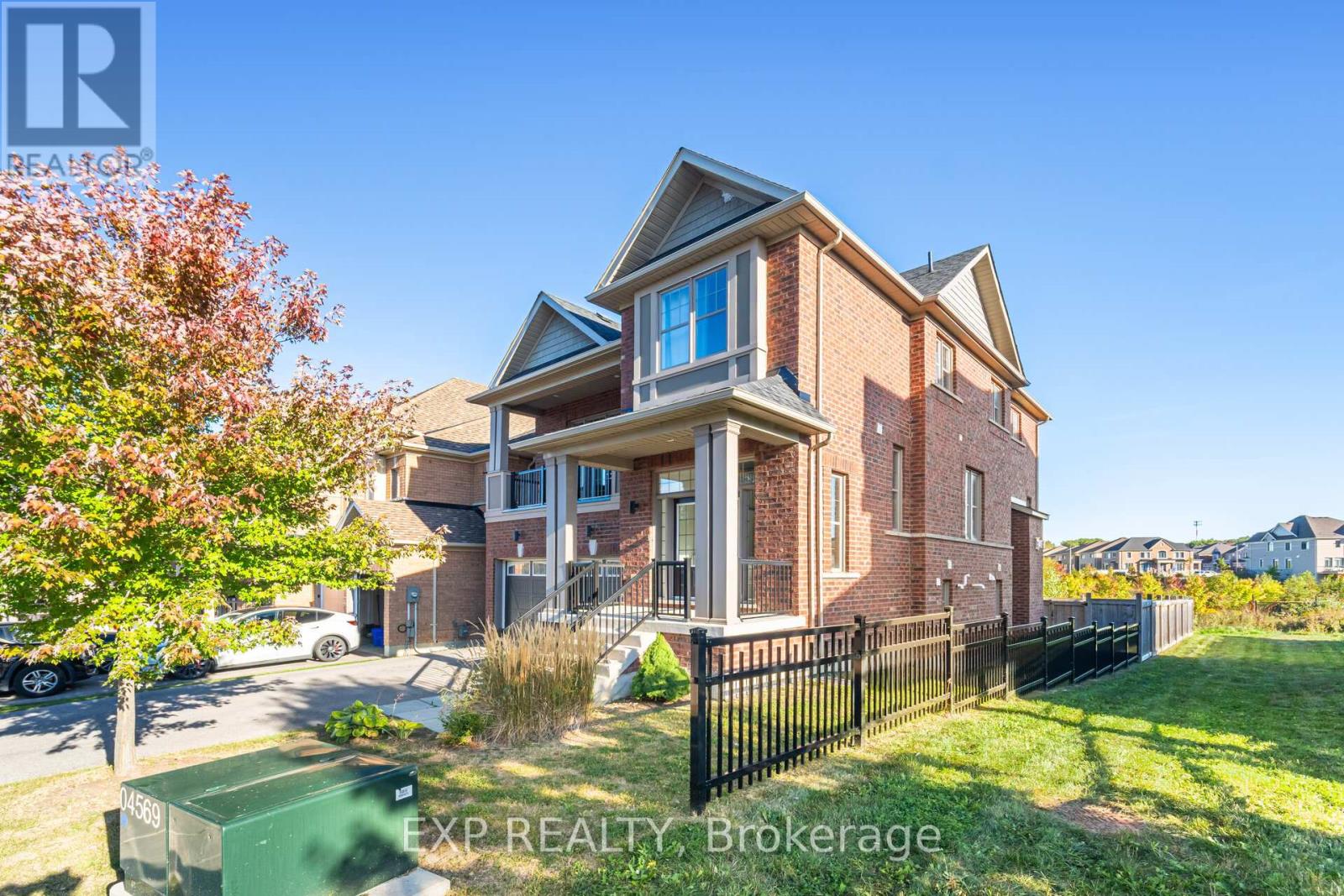 33 Charlotte Abby Drive, East Gwillimbury, Ontario  L9N 0T1 - Photo 2 - N12418731