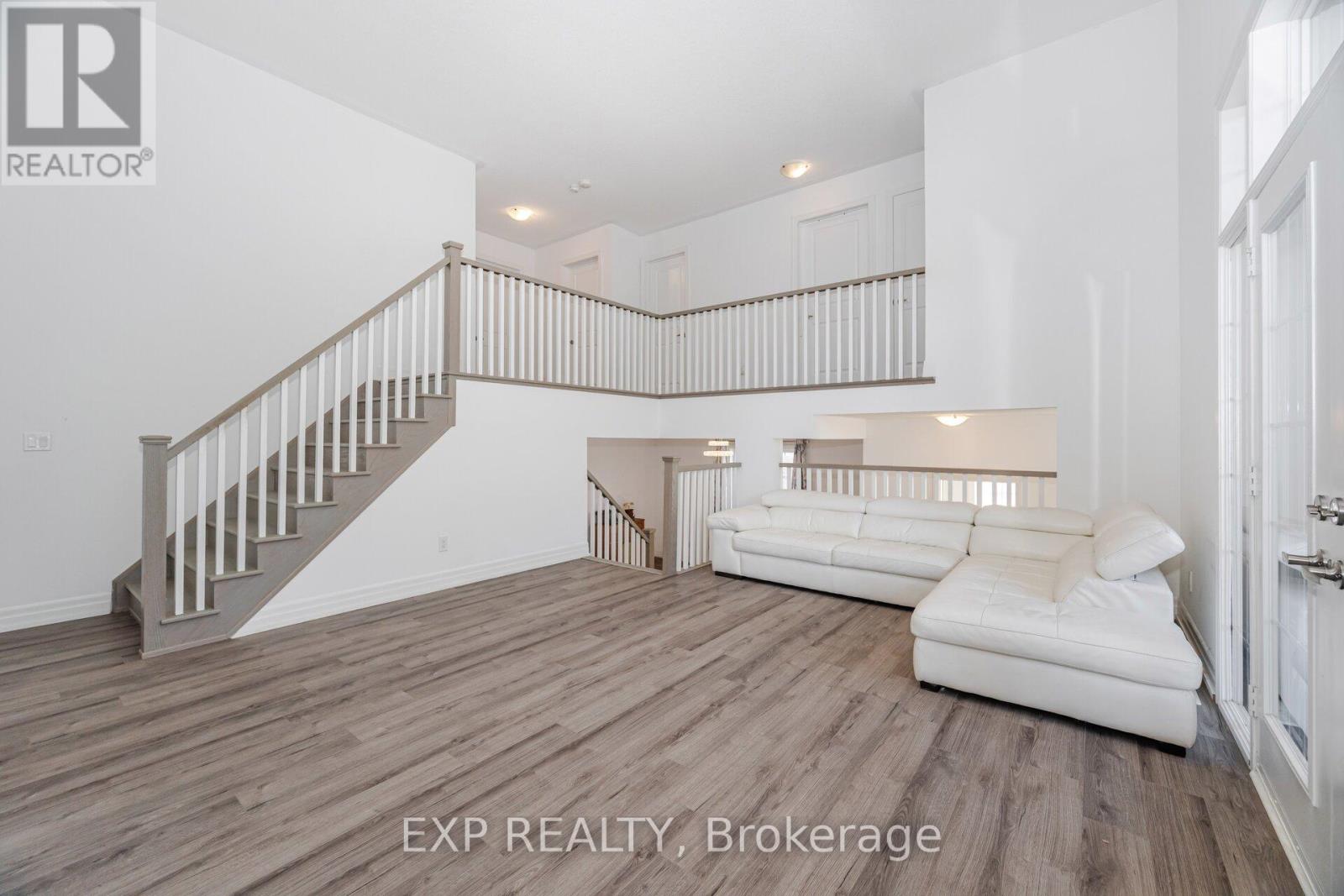 33 Charlotte Abby Drive, East Gwillimbury, Ontario  L9N 0T1 - Photo 20 - N12418731