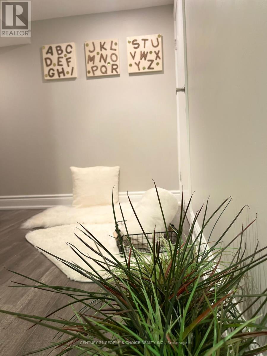 Bsmt - 657 Thompson Road S, Milton, Ontario  L9T 5W8 - Photo 11 - W12498762