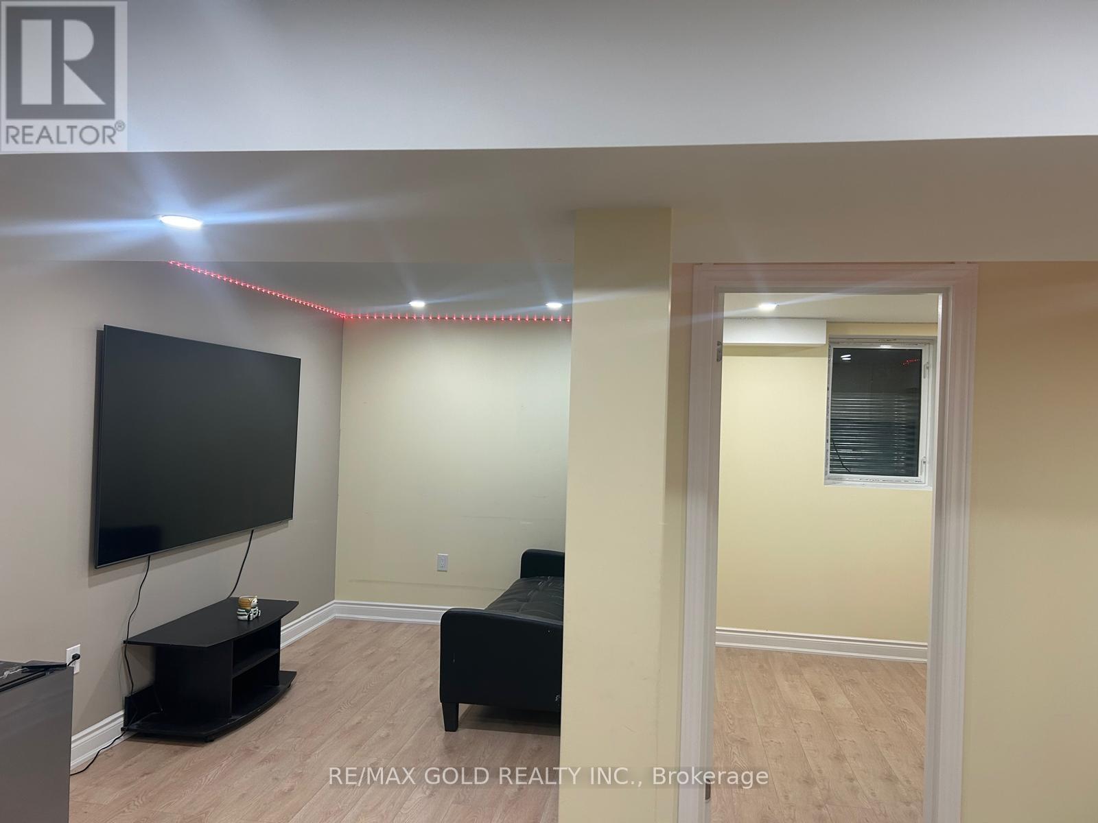 71 Lanark Circle, Brampton, Ontario  L6X 5L3 - Photo 24 - W12504836