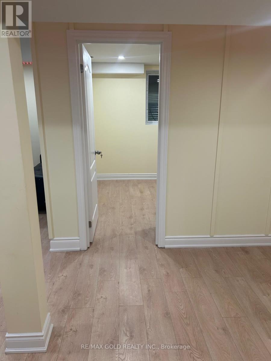 71 Lanark Circle, Brampton, Ontario  L6X 5L3 - Photo 27 - W12504836