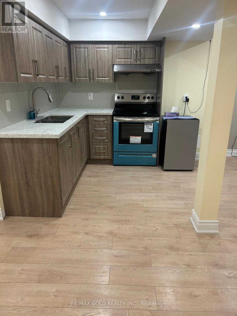 71 Lanark Circle, Brampton, Ontario  L6X 5L3 - Photo 23 - W12504836