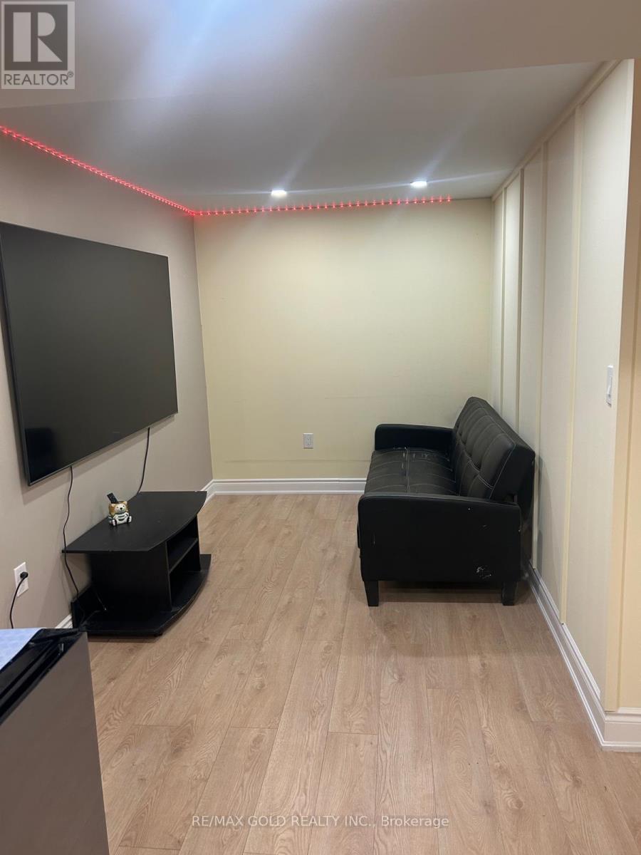 71 Lanark Circle, Brampton, Ontario  L6X 5L3 - Photo 25 - W12504836