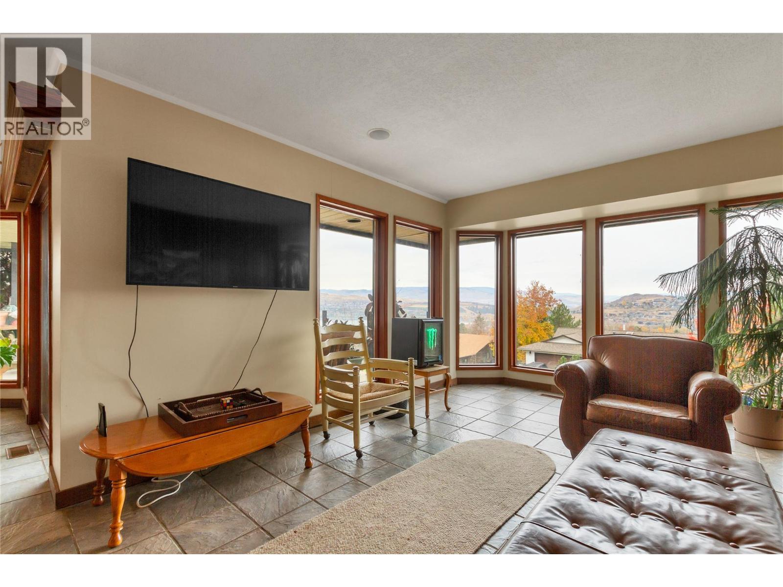 11700 Palfrey Drive W, Coldstream, British Columbia  V1B 1A8 - Photo 7 - 10366997