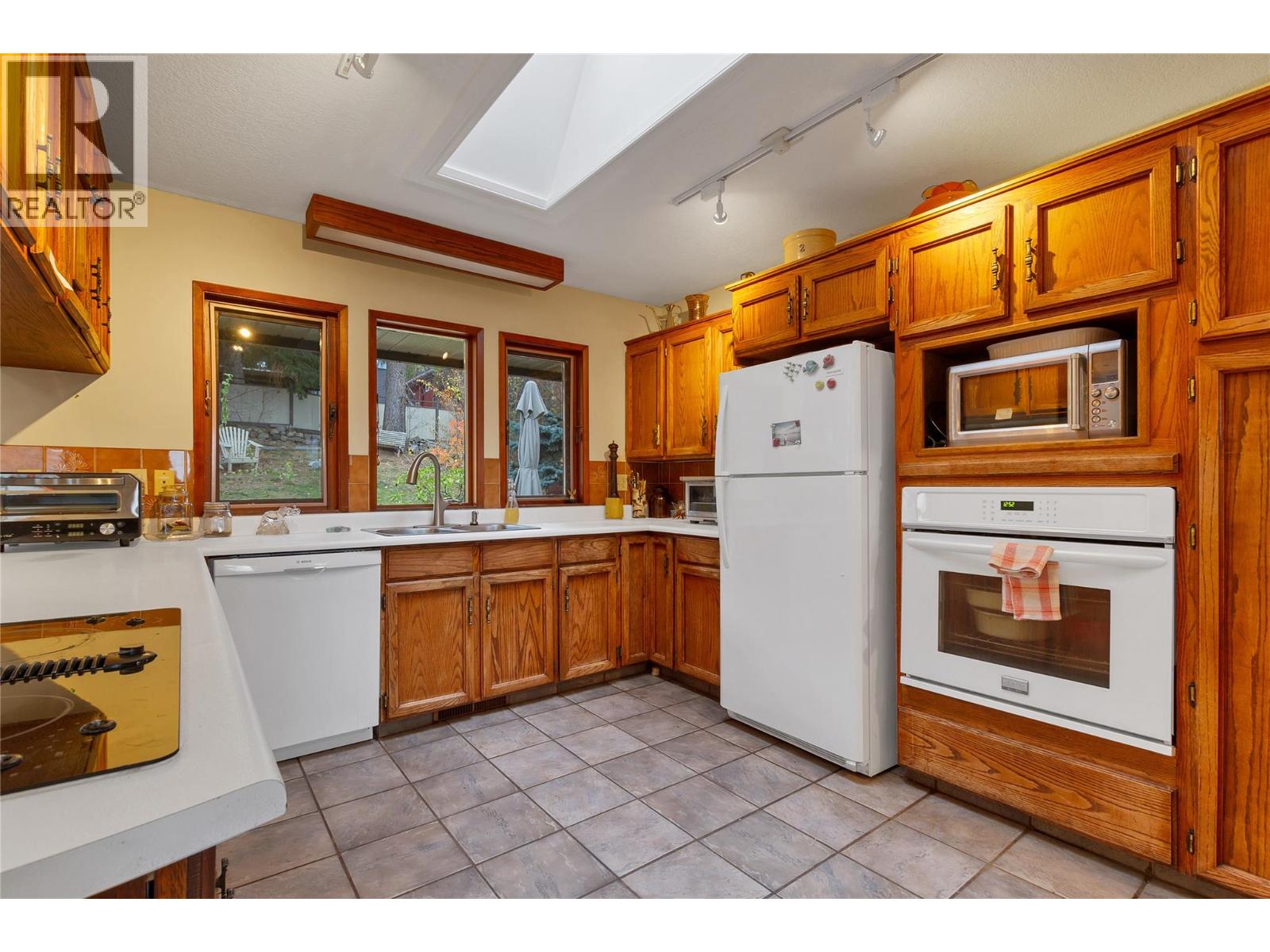 11700 Palfrey Drive W, Coldstream, British Columbia  V1B 1A8 - Photo 13 - 10366997