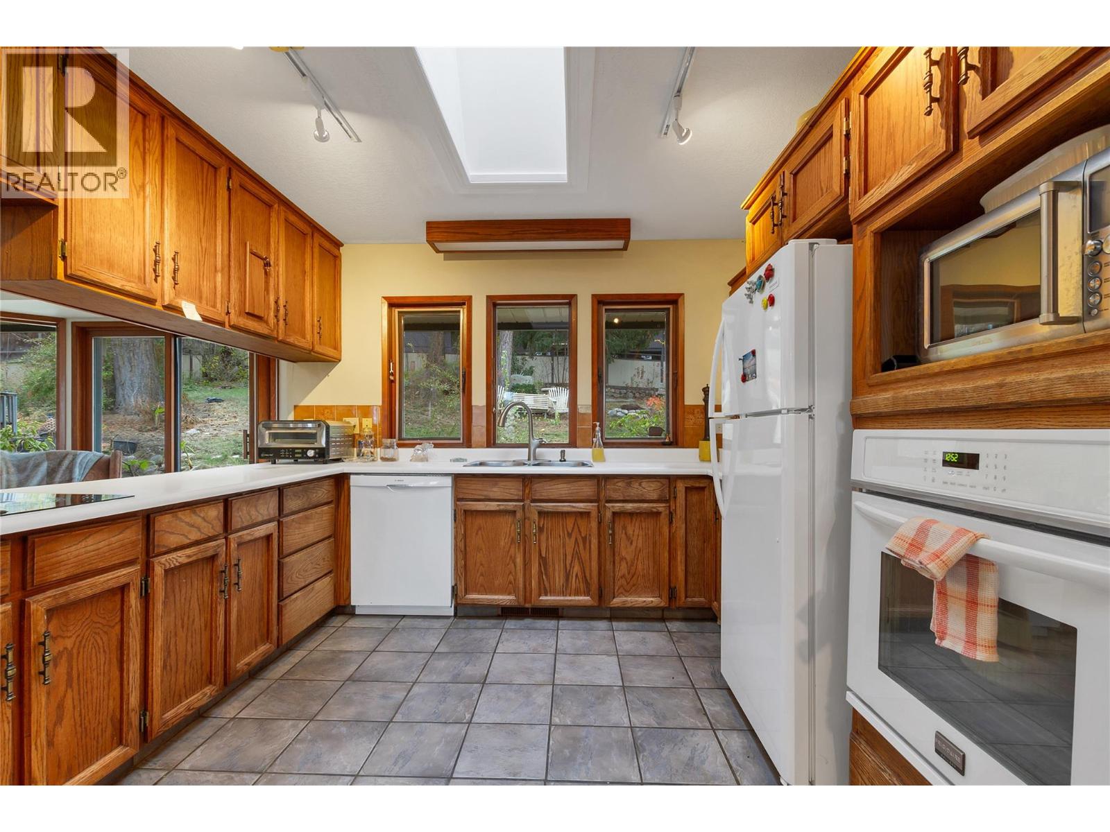 11700 Palfrey Drive W, Coldstream, British Columbia  V1B 1A8 - Photo 12 - 10366997