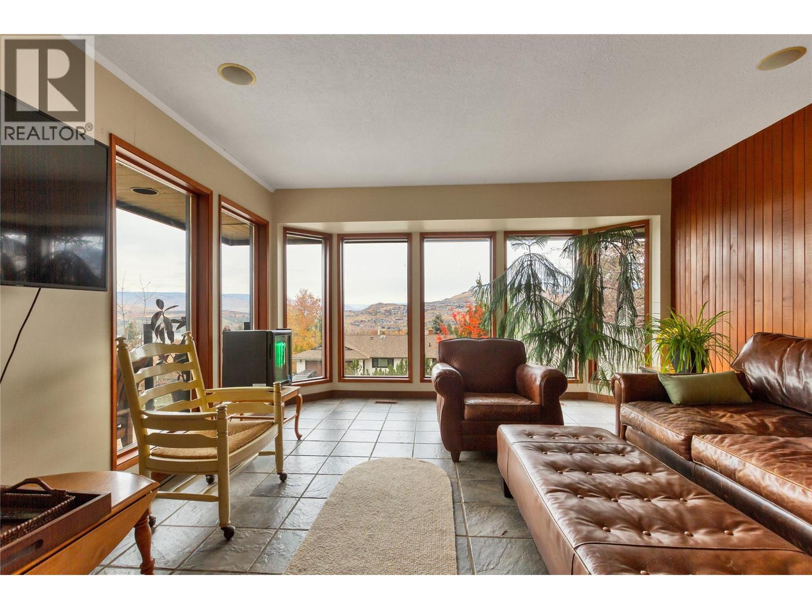 11700 Palfrey Drive W, Coldstream, British Columbia  V1B 1A8 - Photo 6 - 10366997