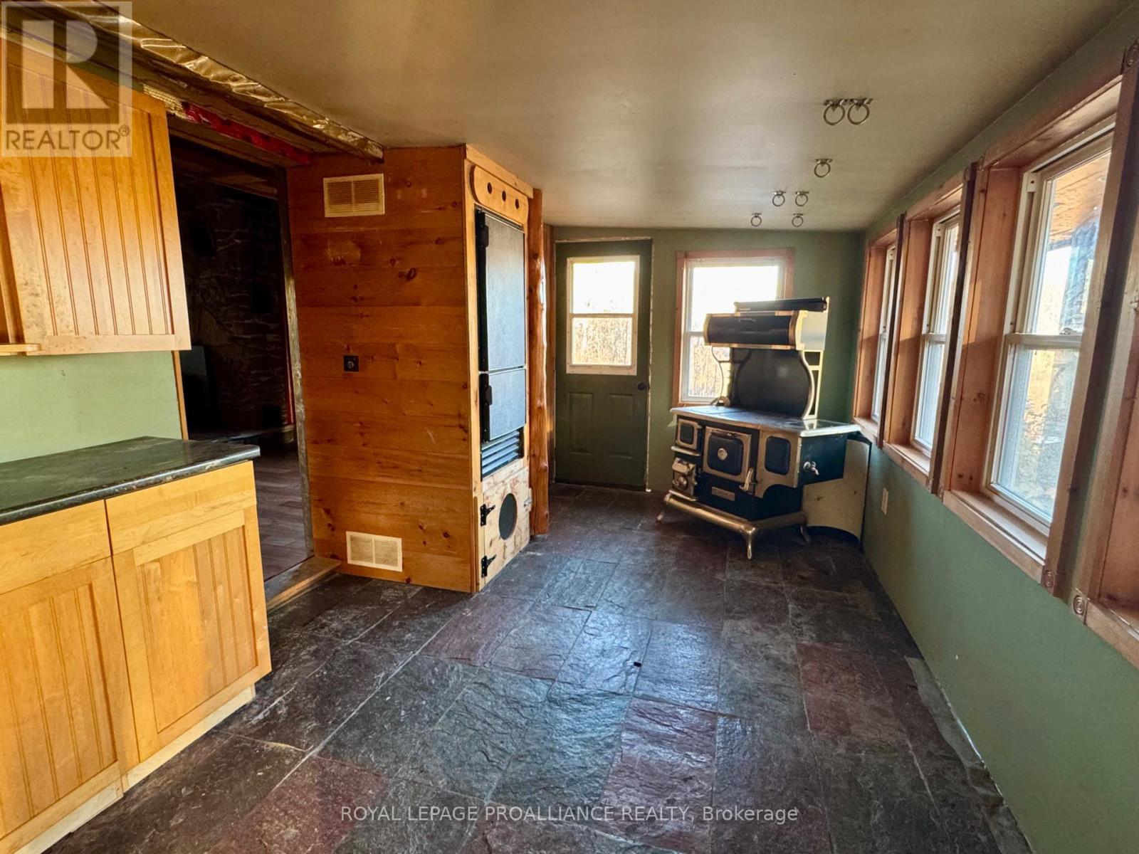 412 Mccauley's Road, North Kawartha, Ontario  K0L 1A0 - Photo 11 - X12510038