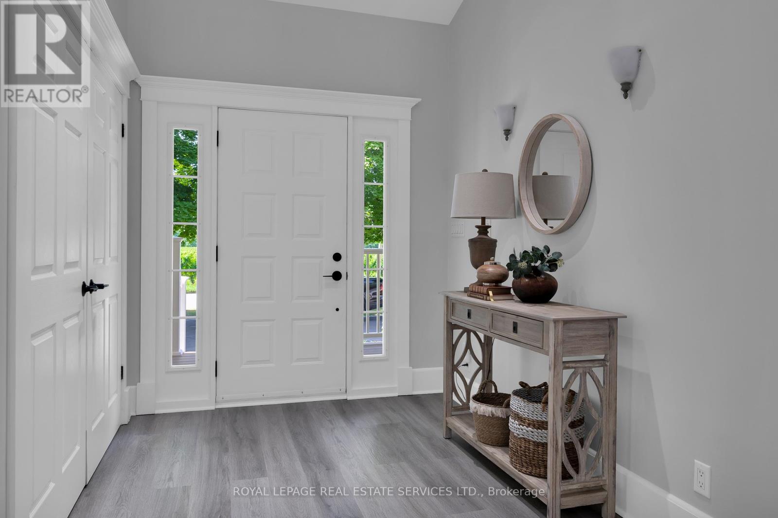 199 Niagara Street, Niagara-On-The-Lake, Ontario L0S 1J0 - Photo 3 - X12375876