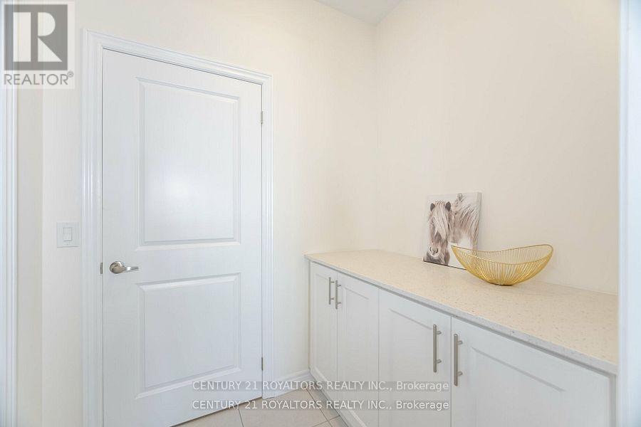 277 Broadacre Drive, Kitchener, Ontario  N2R 0S6 - Photo 18 - X12450500