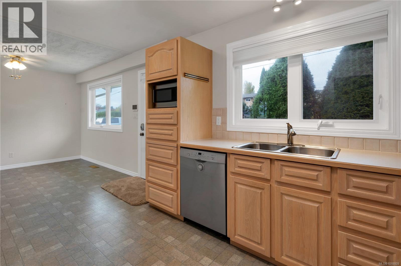 774 Ash St, Campbell River, British Columbia  V9W 8A7 - Photo 9 - 1018809