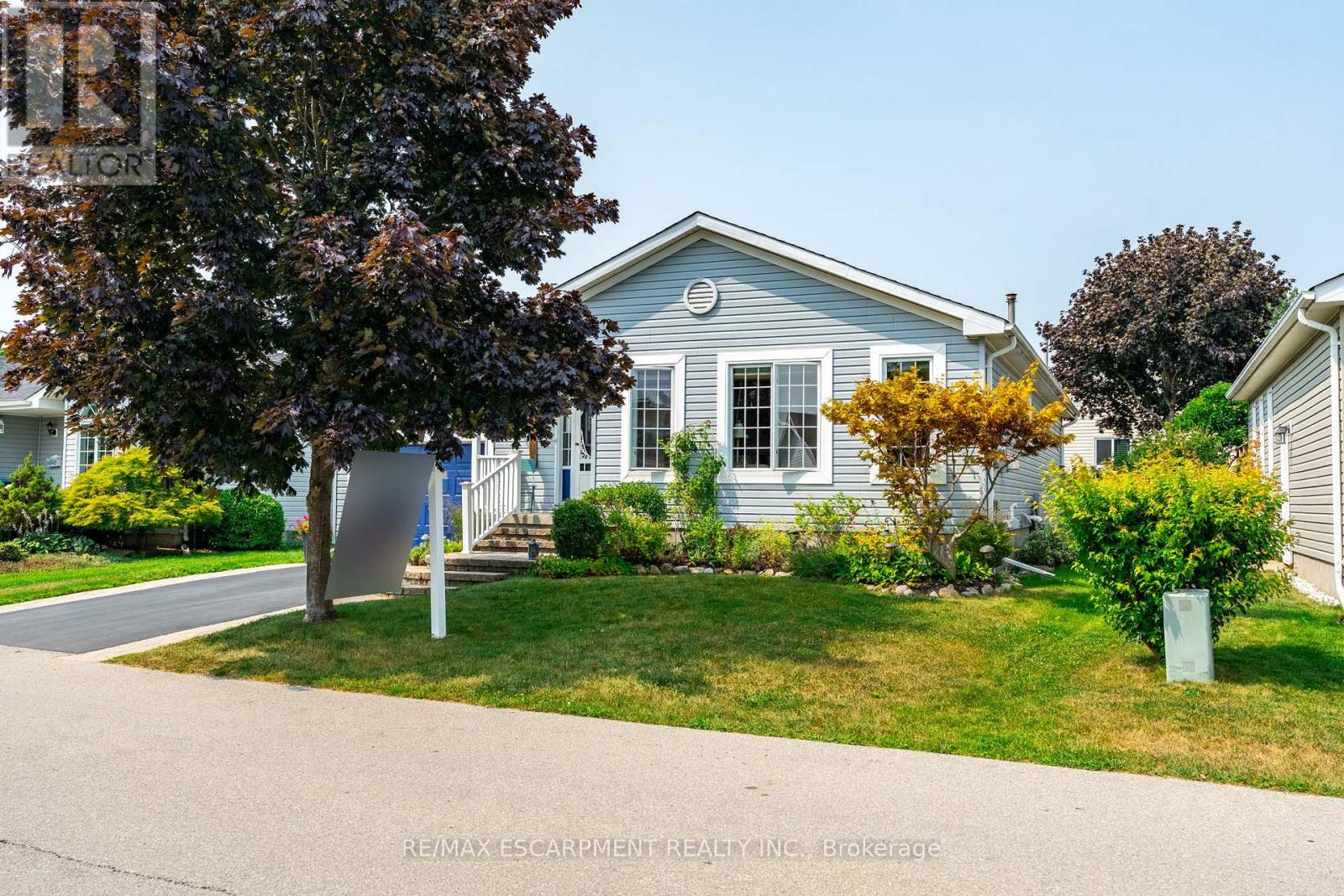 136 Glenariff Drive, Hamilton, Ontario  L8B 1A5 - Photo 3 - X12509796