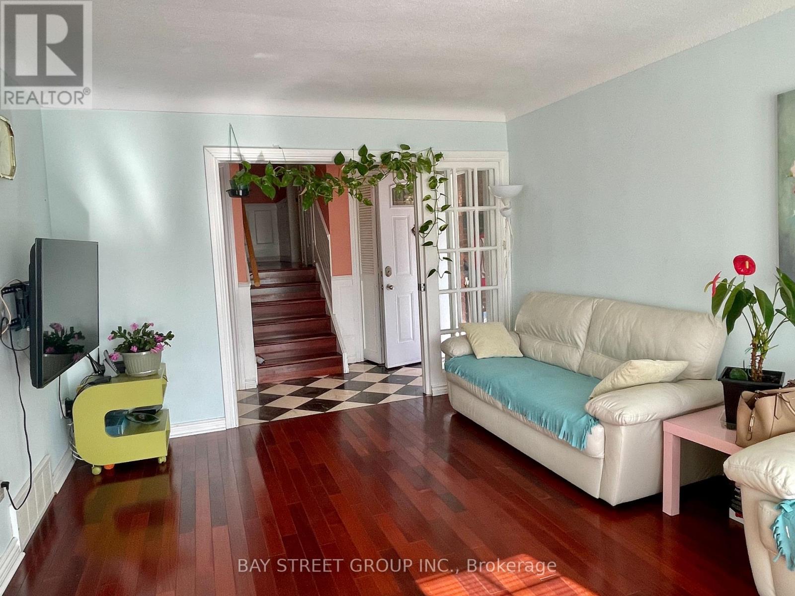 8159 Niven Street, Niagara Falls, Ontario L2H 2B9 - Photo 7 - X12509840