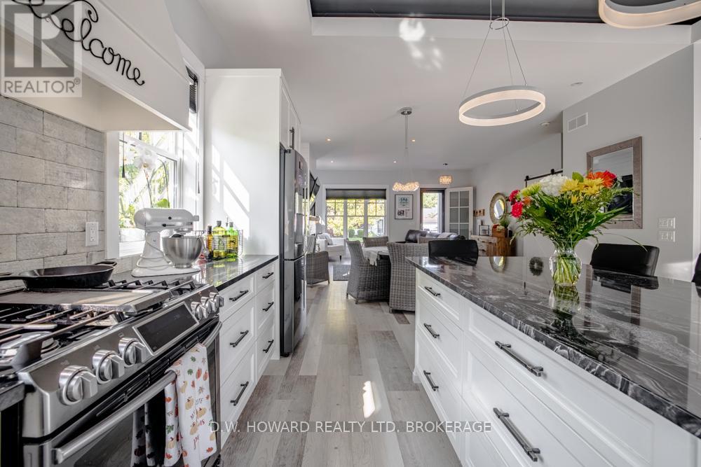 244 Cherry Hill Boulevard, Fort Erie, Ontario  L0S 1B0 - Photo 11 - X12392446