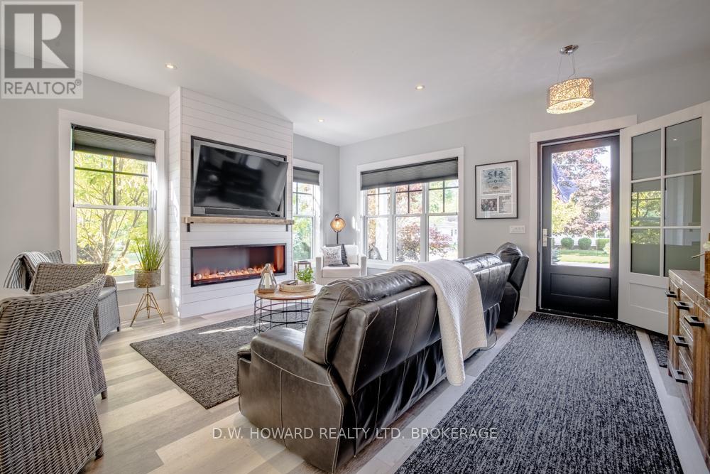 244 Cherry Hill Boulevard, Fort Erie, Ontario  L0S 1B0 - Photo 4 - X12392446