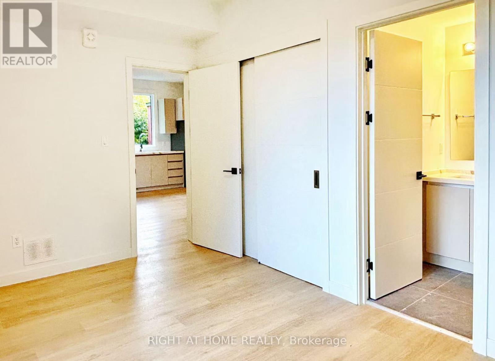 201 - 135 Sweetland Avenue, Ottawa, Ontario  K1N 7V1 - Photo 2 - X12509936