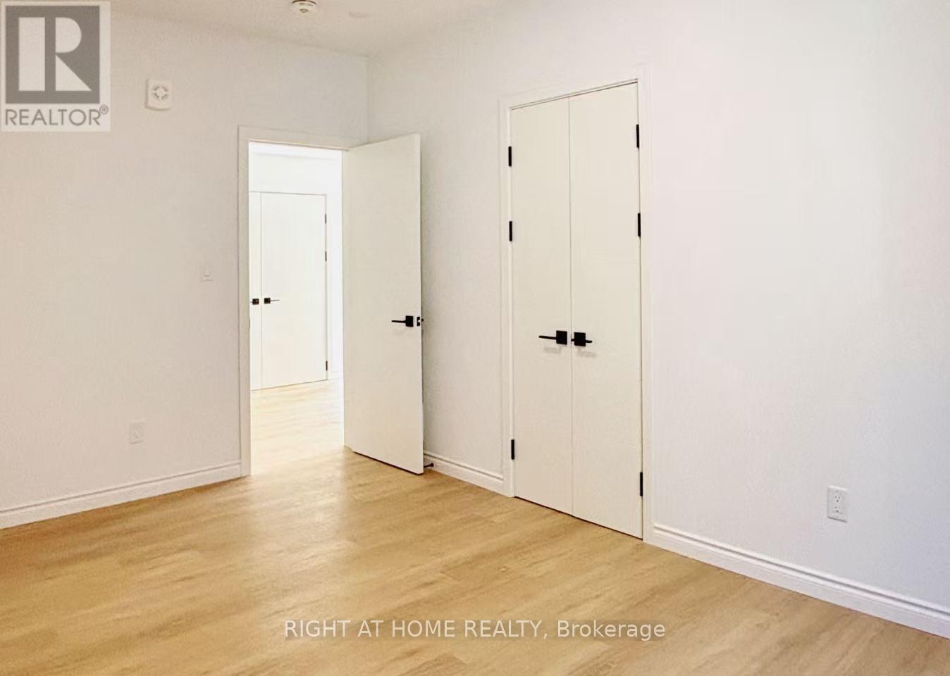 201 - 135 Sweetland Avenue, Ottawa, Ontario  K1N 7V1 - Photo 5 - X12509936