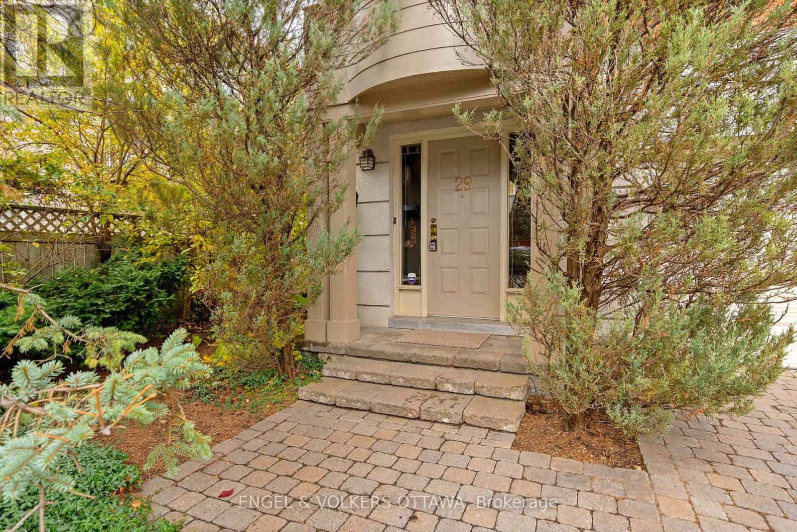 29 Aylmer Avenue, Ottawa, Ontario  K1S 2W8 - Photo 2 - X12509952