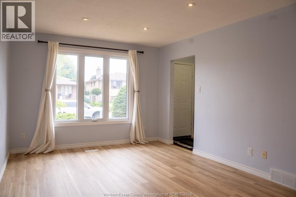 56 Quail Ridge Crescent, London, Ontario N5W 5T6 - Photo 2 - 25028016