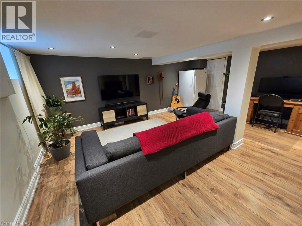 86 Mercer Street, Hamilton, Ontario  L9H 2N6 - Photo 31 - 40780947