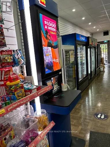 963 Eglinton Avenue W, Toronto, Ontario M6C 2C4 - Photo 4 - C12510024