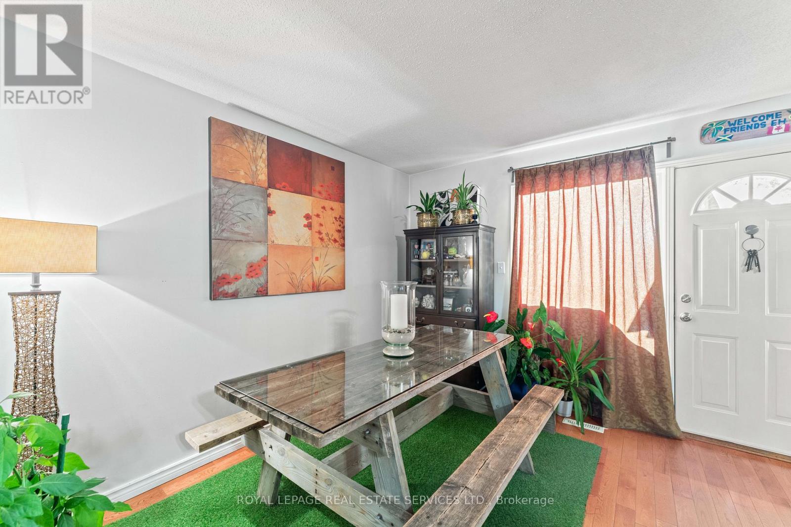 19 Hollyberry Trail, Toronto, Ontario  M2H 2N9 - Photo 11 - C12510044