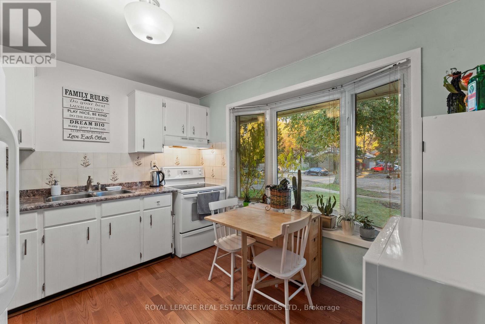 19 Hollyberry Trail, Toronto, Ontario  M2H 2N9 - Photo 15 - C12510044