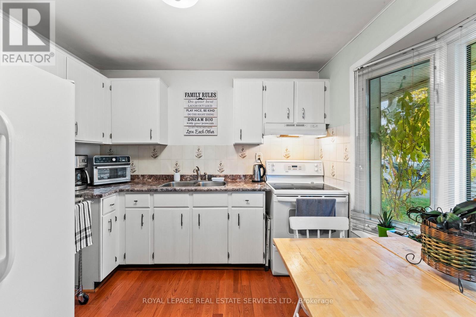 19 Hollyberry Trail, Toronto, Ontario  M2H 2N9 - Photo 16 - C12510044