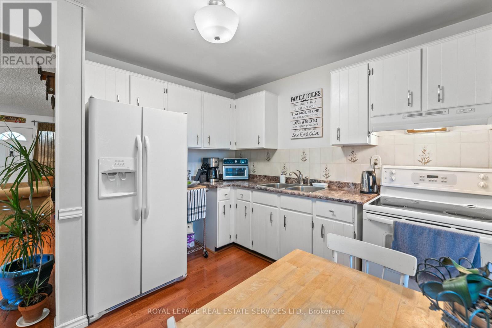 19 Hollyberry Trail, Toronto, Ontario  M2H 2N9 - Photo 17 - C12510044