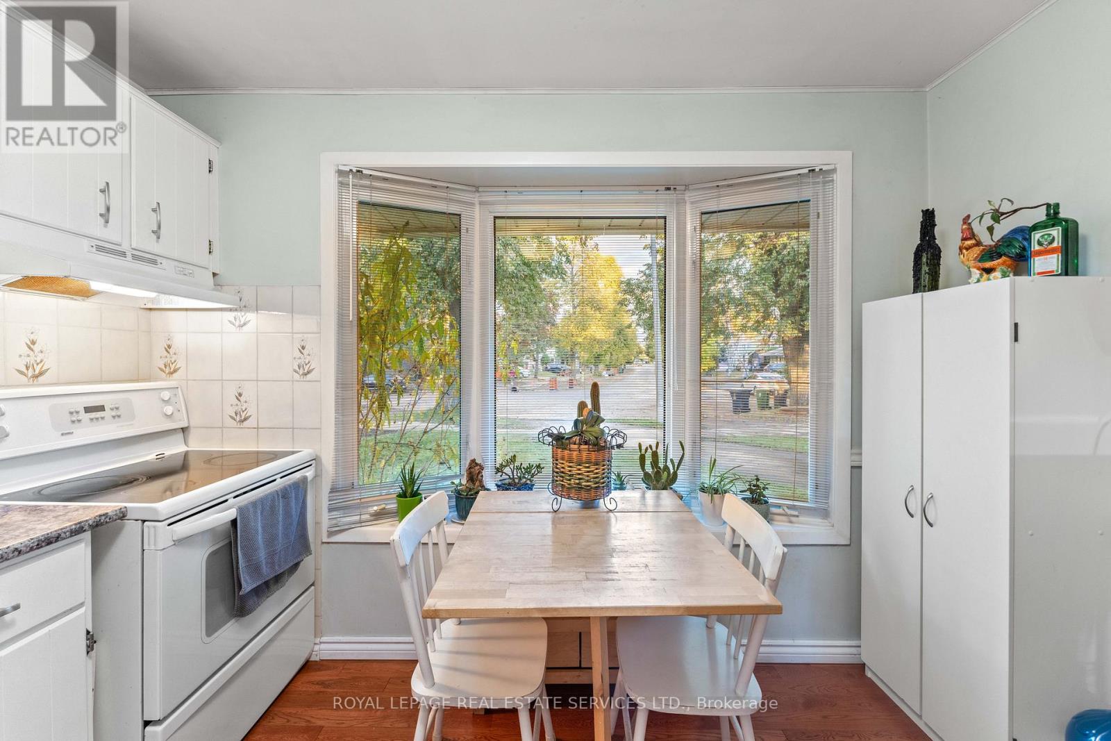 19 Hollyberry Trail, Toronto, Ontario  M2H 2N9 - Photo 18 - C12510044