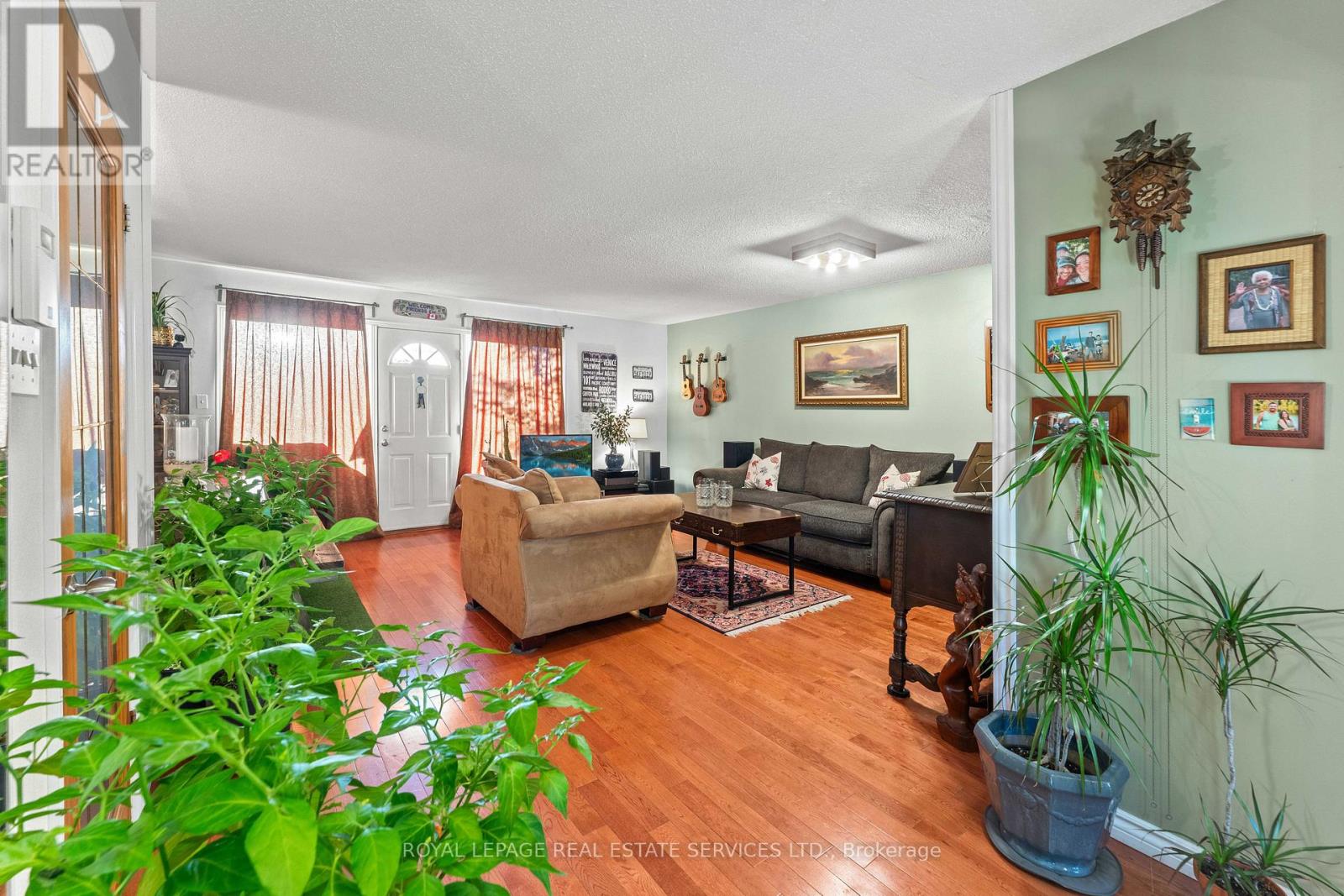 19 Hollyberry Trail, Toronto, Ontario  M2H 2N9 - Photo 7 - C12510044