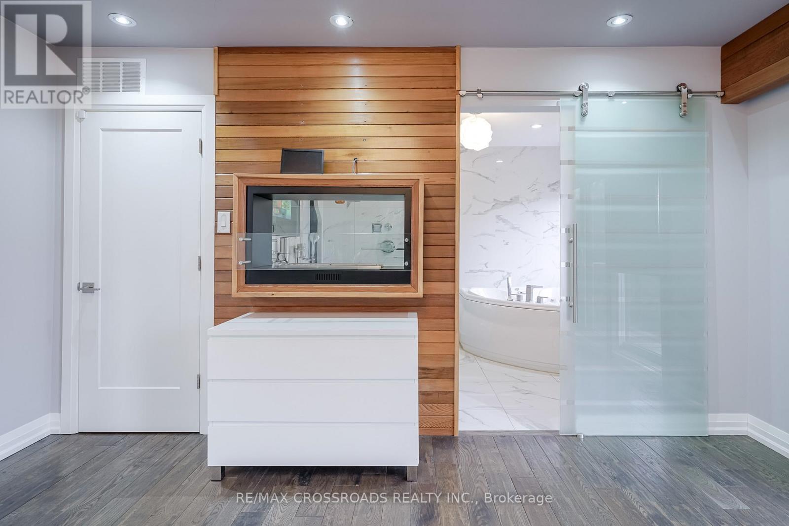 1a Roblin Avenue, Toronto, Ontario M4C 3P7 - Photo 26 - E12510010