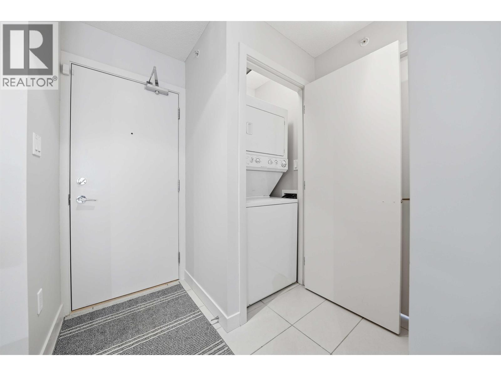 303 2979 Glen Drive, Coquitlam, British Columbia  V3B 0B2 - Photo 18 - R3057922