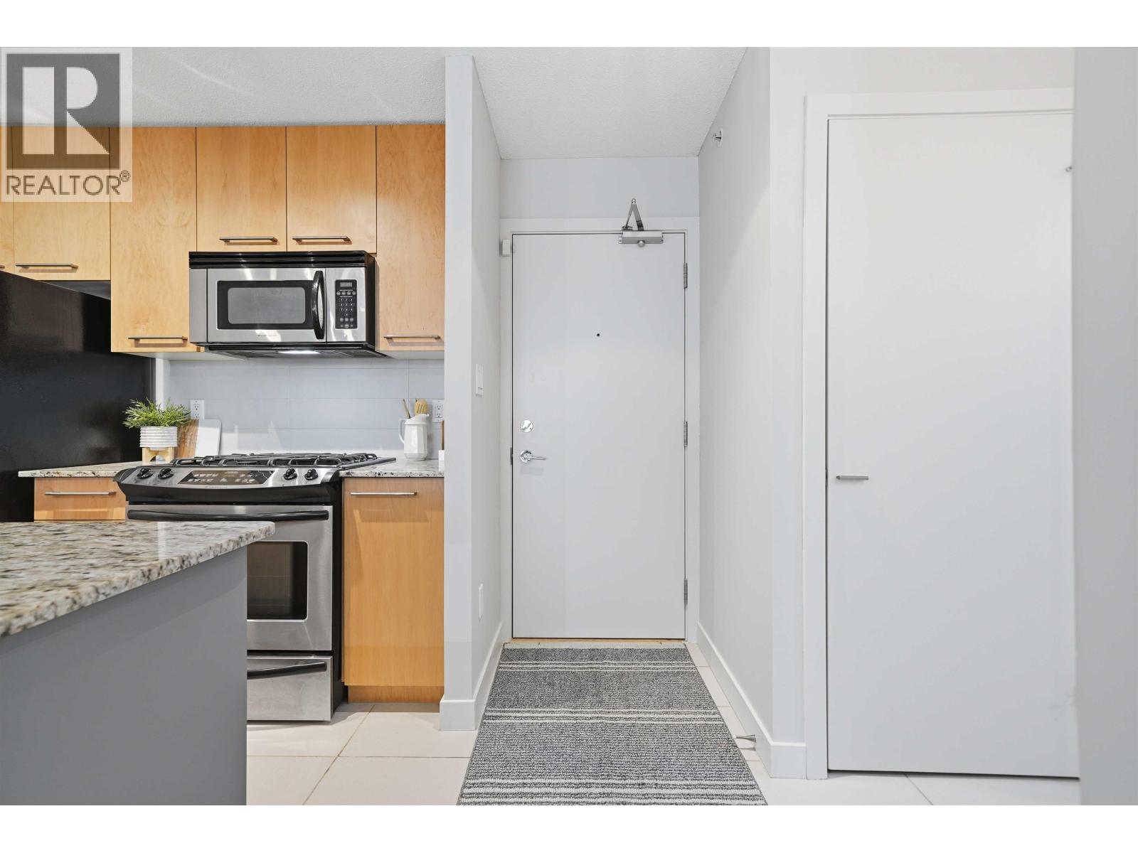 303 2979 Glen Drive, Coquitlam, British Columbia  V3B 0B2 - Photo 17 - R3057922