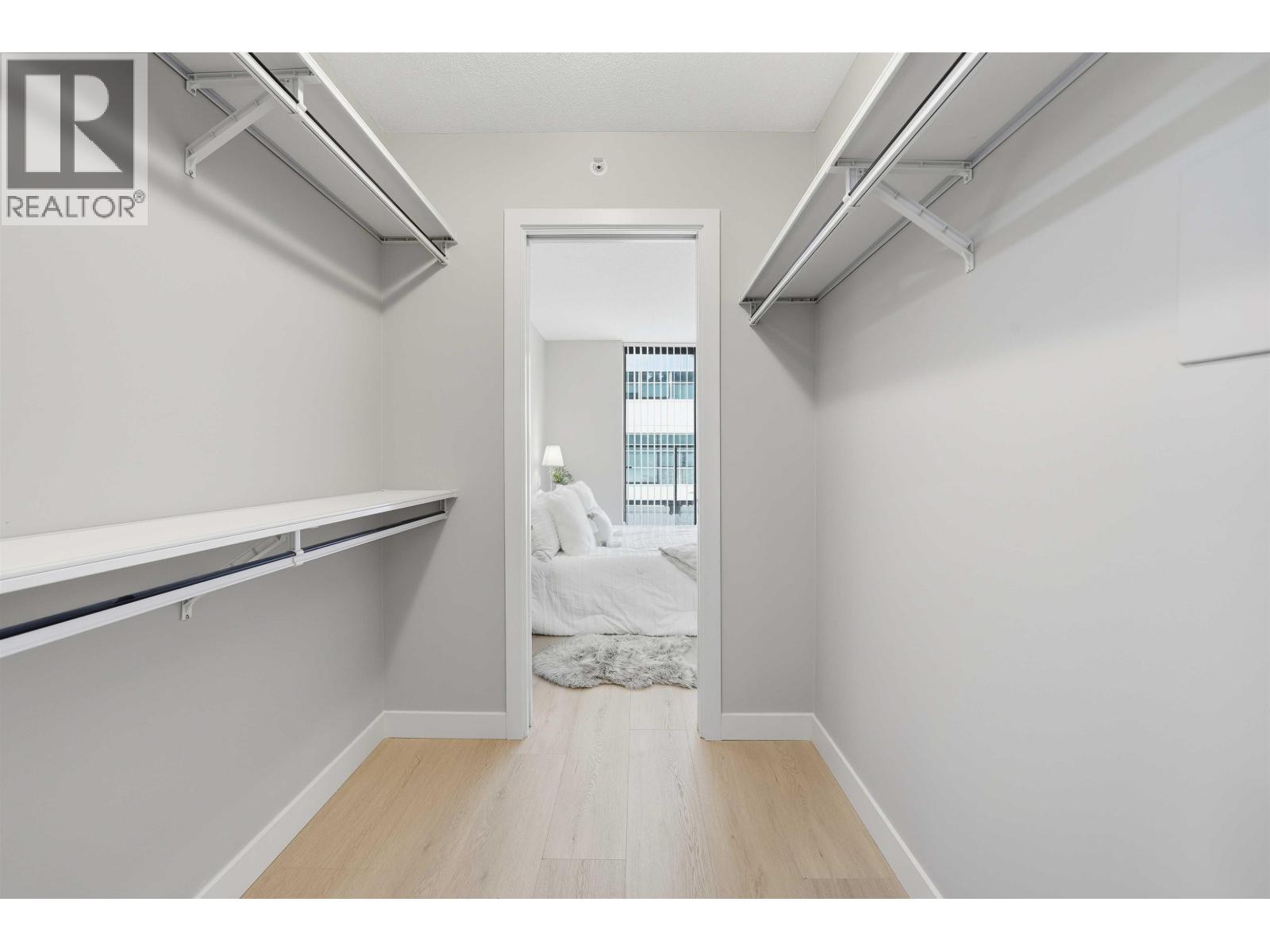 303 2979 Glen Drive, Coquitlam, British Columbia  V3B 0B2 - Photo 13 - R3057922