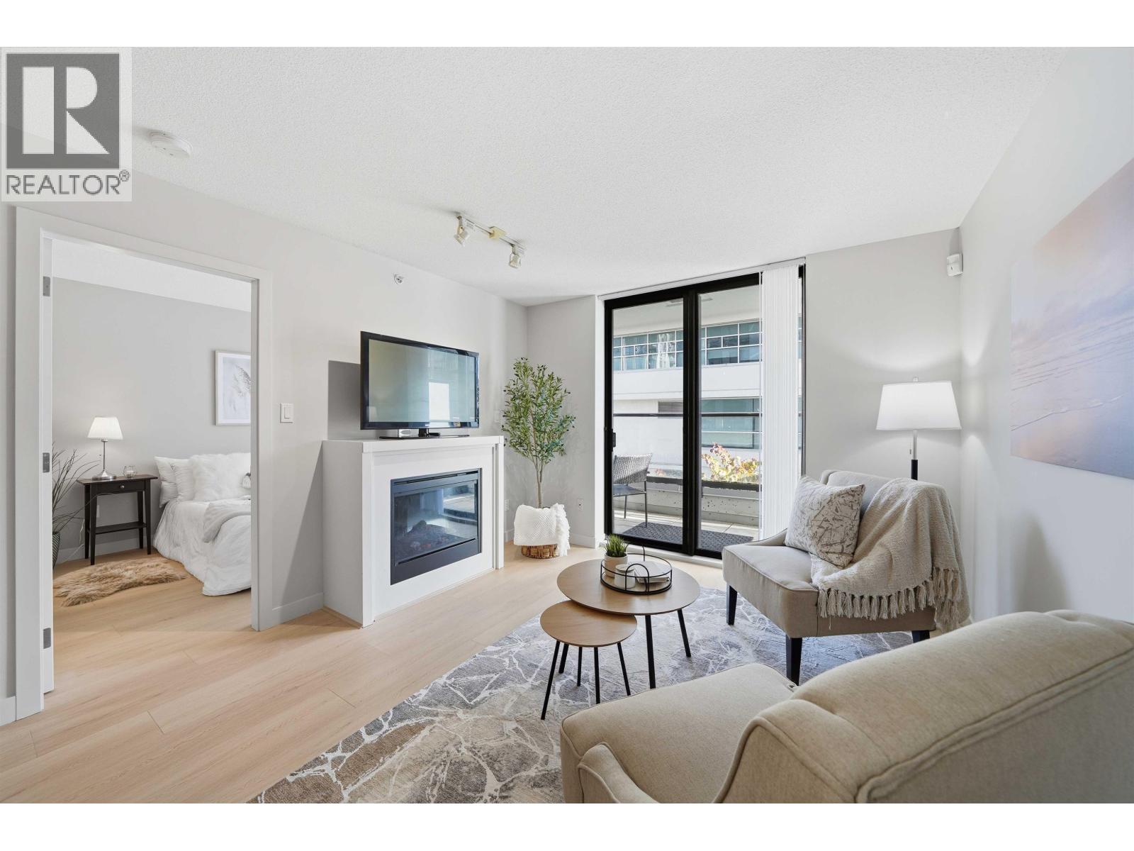 303 2979 Glen Drive, Coquitlam, British Columbia  V3B 0B2 - Photo 2 - R3057922