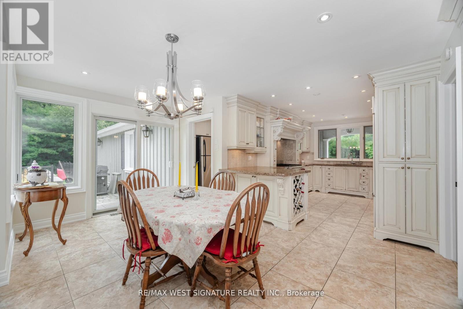 351 Dearbourne Avenue, King, Ontario  L7B 1A3 - Photo 11 - N12509908