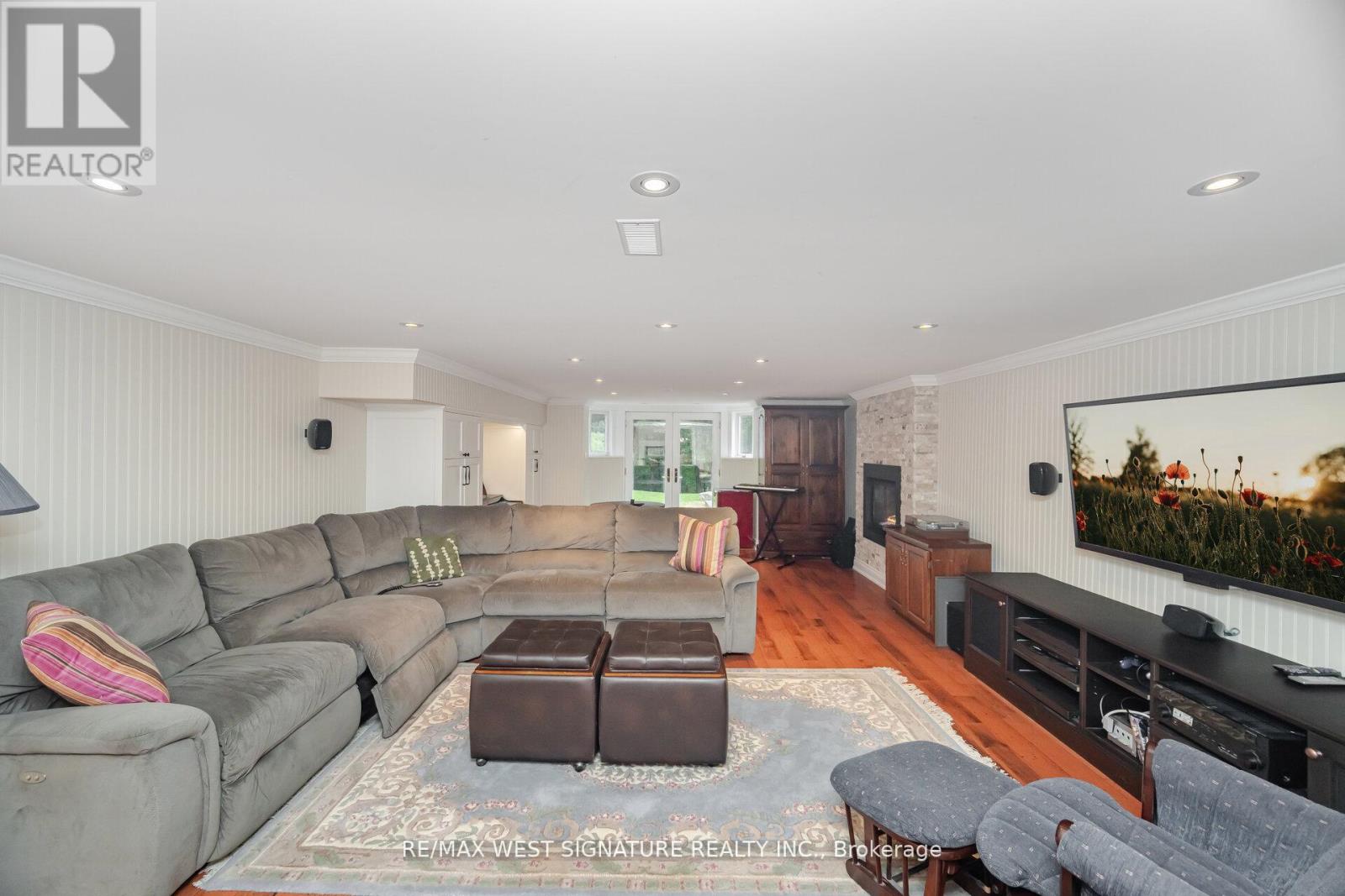 351 Dearbourne Avenue, King, Ontario  L7B 1A3 - Photo 26 - N12509908