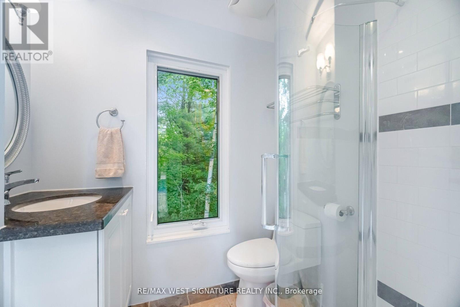 351 Dearbourne Avenue, King, Ontario  L7B 1A3 - Photo 35 - N12509908