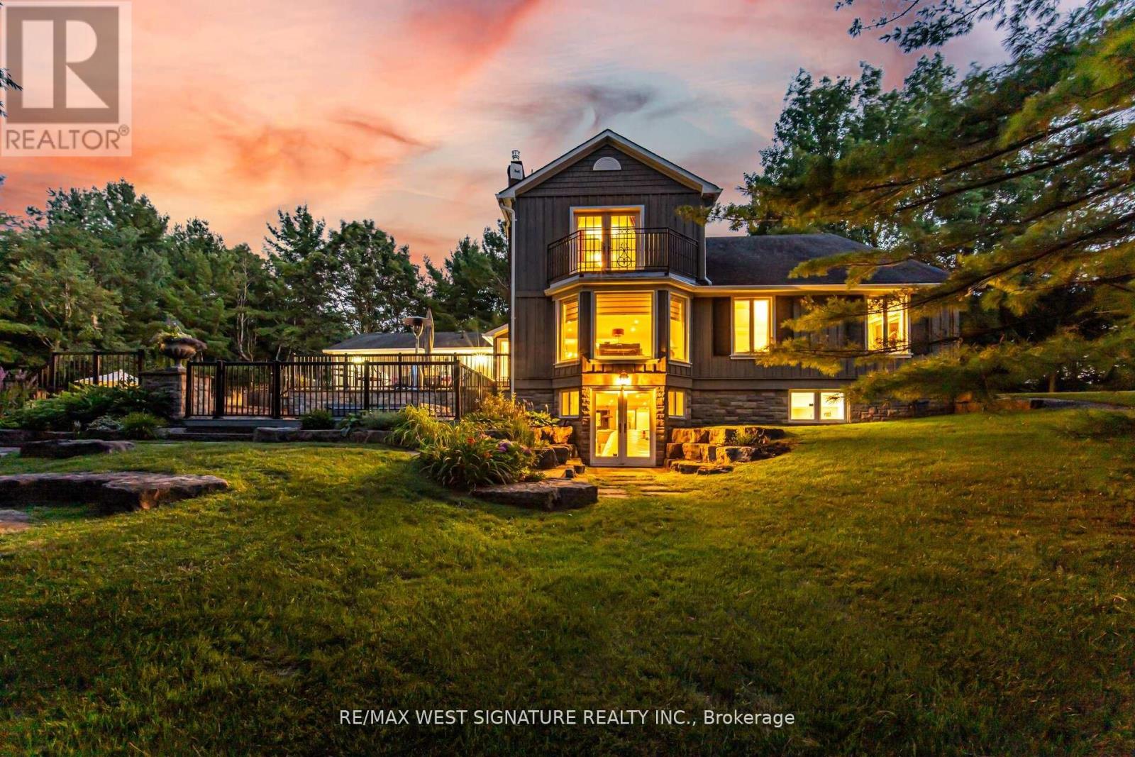 351 Dearbourne Avenue, King, Ontario  L7B 1A3 - Photo 45 - N12509908