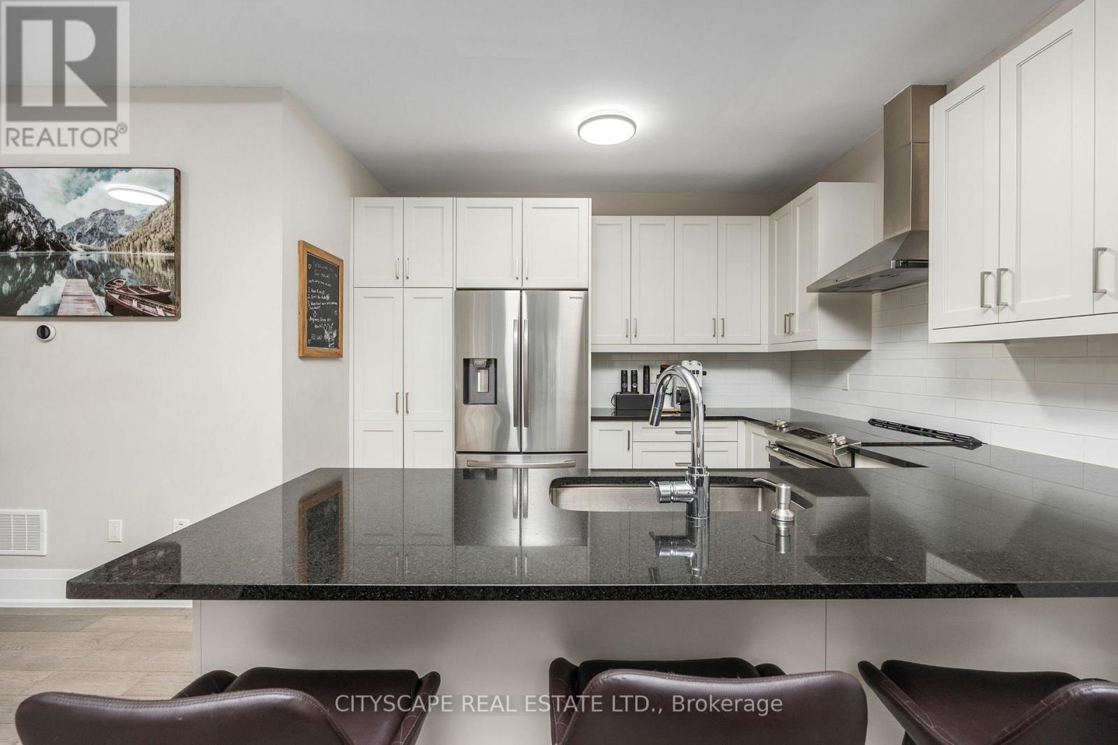 74 Old Bloomington Road, Aurora, Ontario  L4G 0M2 - Photo 11 - N12509938