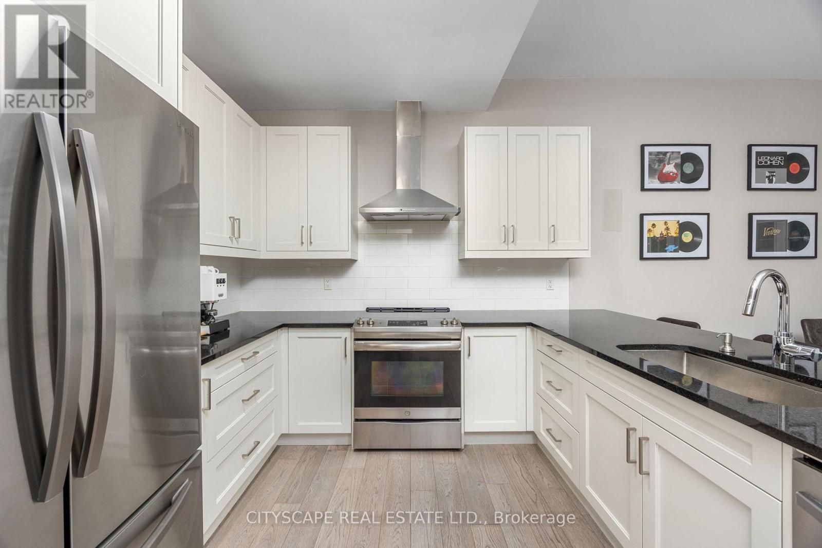 74 Old Bloomington Road, Aurora, Ontario  L4G 0M2 - Photo 12 - N12509938