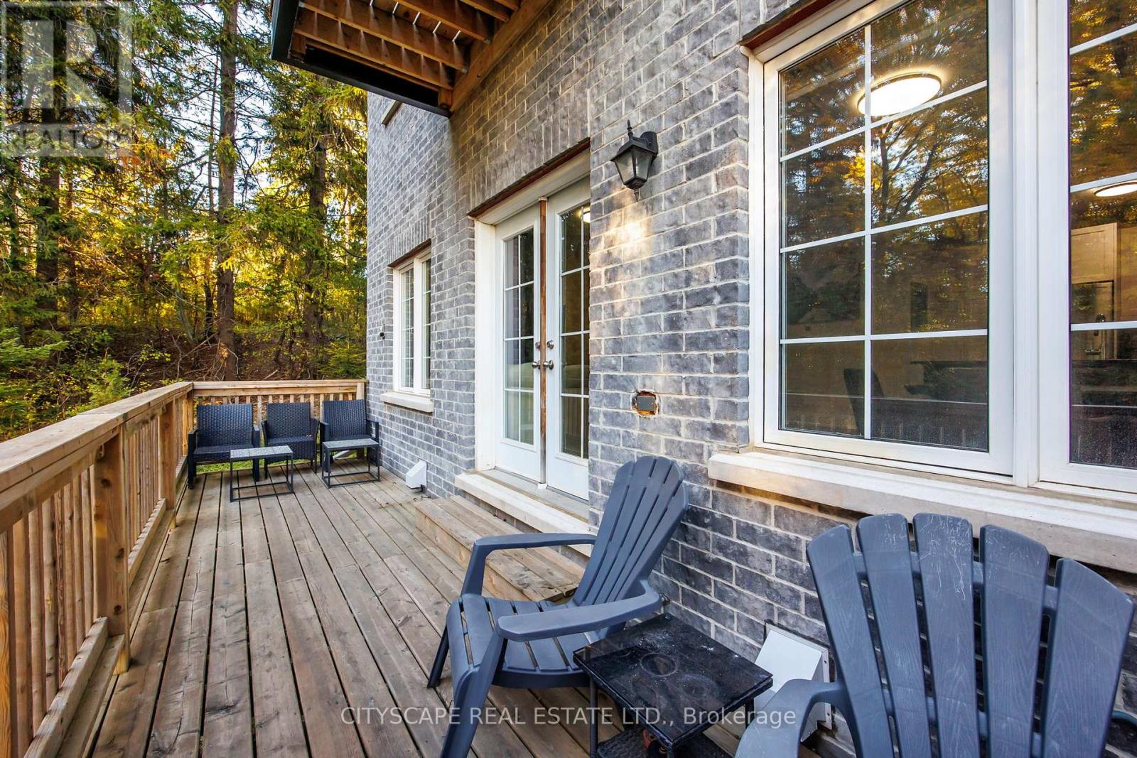 74 Old Bloomington Road, Aurora, Ontario  L4G 0M2 - Photo 18 - N12509938