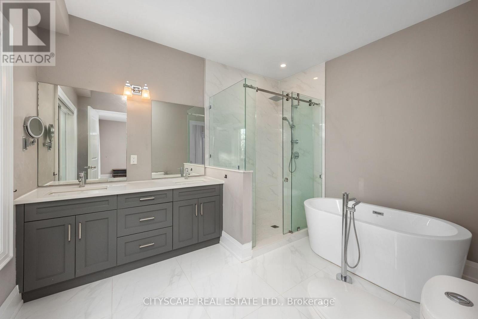 74 Old Bloomington Road, Aurora, Ontario  L4G 0M2 - Photo 25 - N12509938