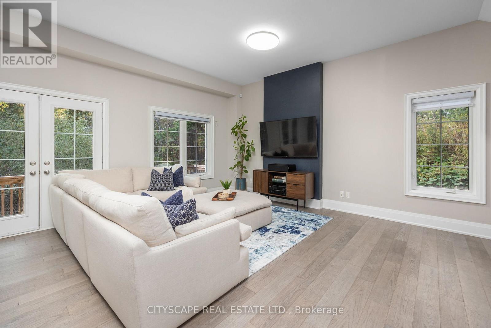 74 Old Bloomington Road, Aurora, Ontario  L4G 0M2 - Photo 7 - N12509938