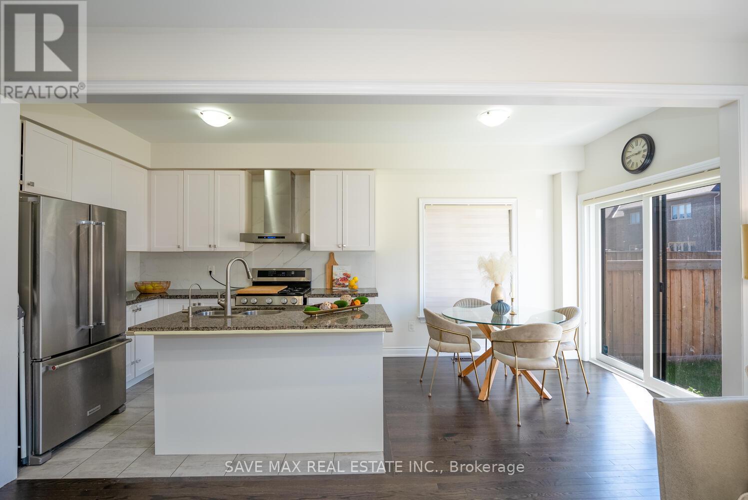 163 Sutherland Avenue, Bradford West Gwillimbury (Bradford), Ontario  L3Z 4H6 - Photo 13 - N12510056