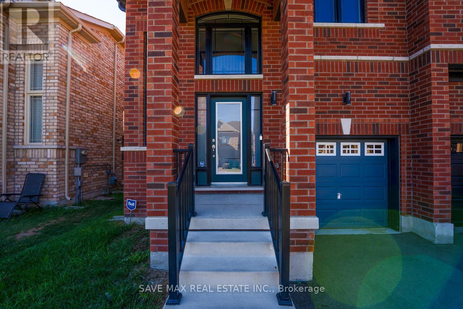 163 Sutherland Avenue, Bradford West Gwillimbury (Bradford), Ontario  L3Z 4H6 - Photo 3 - N12510056