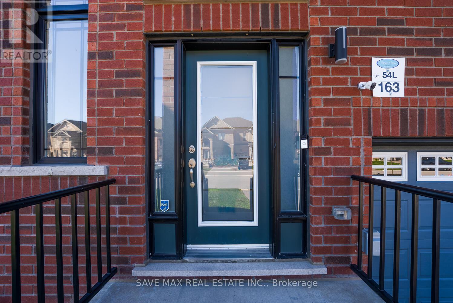 163 Sutherland Avenue, Bradford West Gwillimbury (Bradford), Ontario  L3Z 4H6 - Photo 4 - N12510056