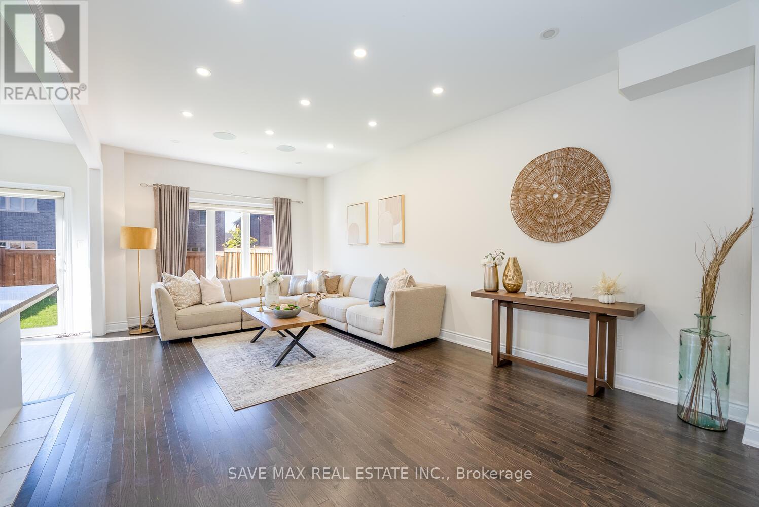 163 Sutherland Avenue, Bradford West Gwillimbury (Bradford), Ontario  L3Z 4H6 - Photo 9 - N12510056