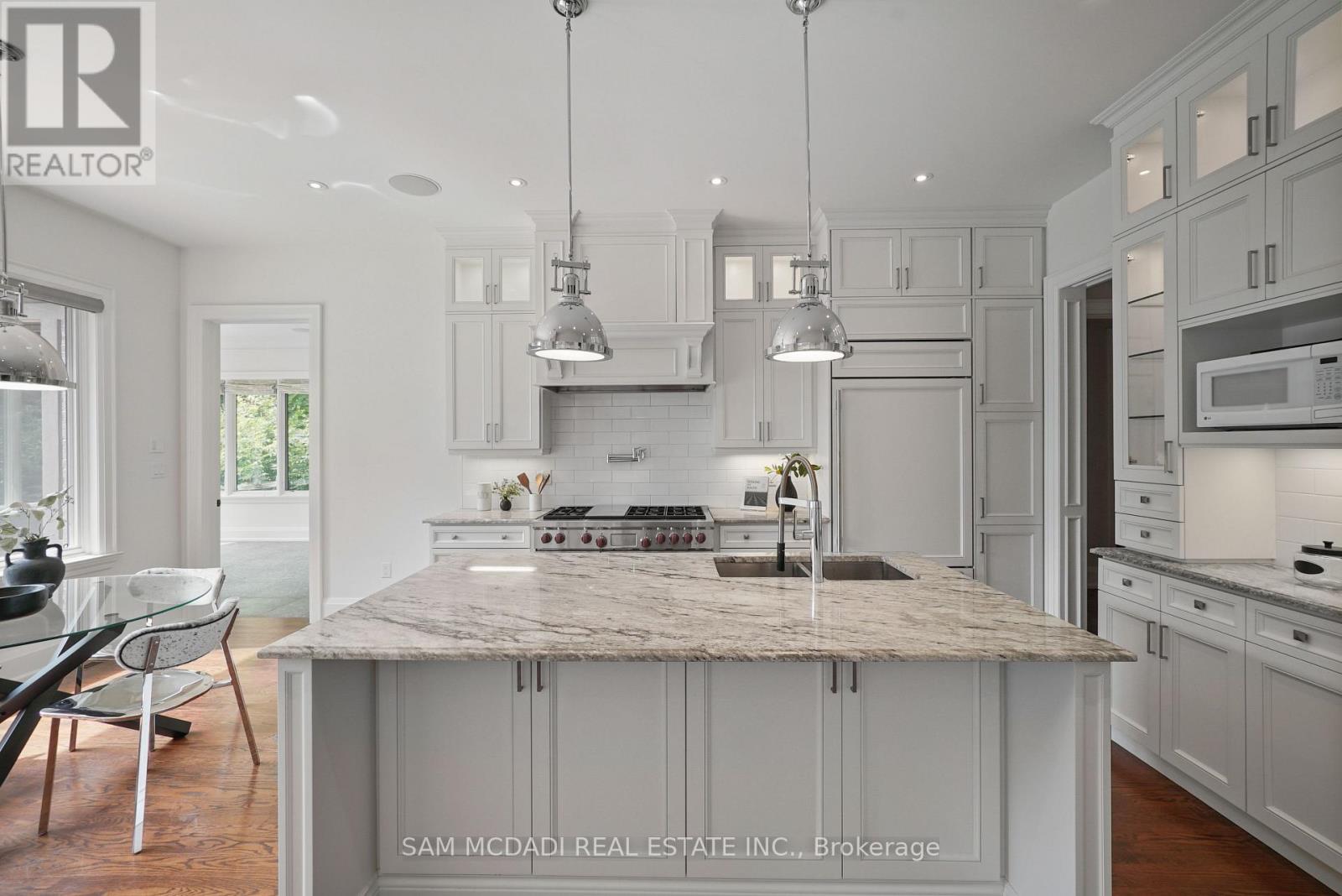 190 Maplewood Road, Mississauga, Ontario  L5G 2M6 - Photo 13 - W12509886